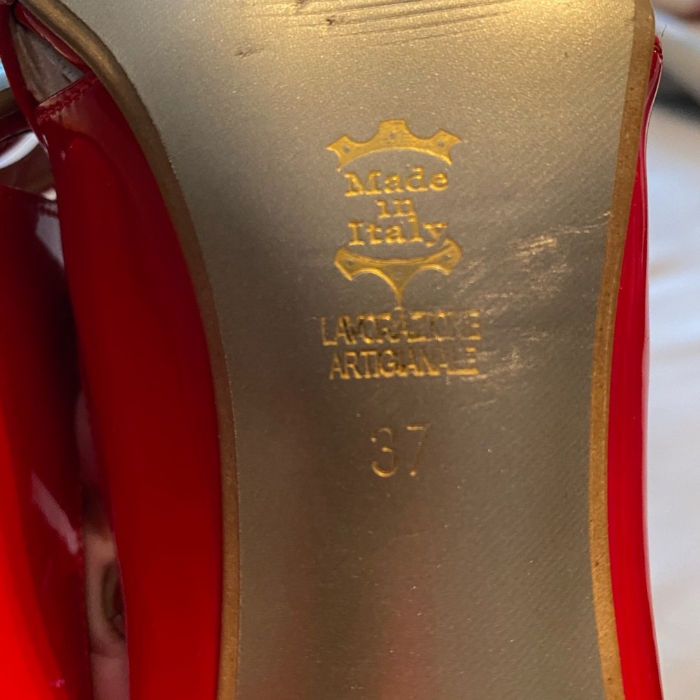 Red heels - Picture 8 of 9
